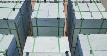 宜昌 芝麻白花岗岩5公分地铺石 花岗岩厂家工厂装车日常