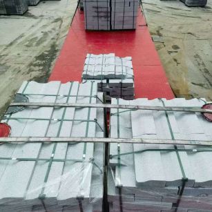 宜昌 芝麻白仿形加直形路沿石出货日常