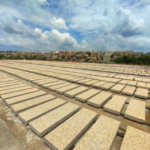 宜昌 黄金麻花岗岩荔枝面地铺石防护中