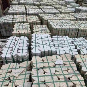 宜昌 黄金麻白麻花岗岩荔枝面地铺石(冰裂纹)