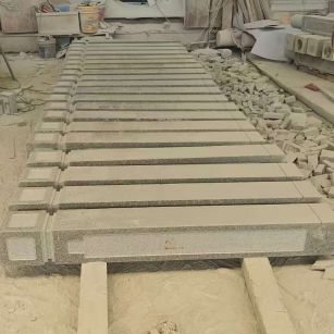 宜昌 芝麻白异形加工雕刻-栏杆大柱，方柱