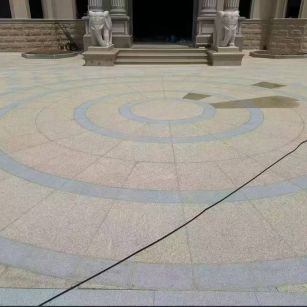 宜昌 黄金麻芝麻灰花岗岩石材地铺拼接效果