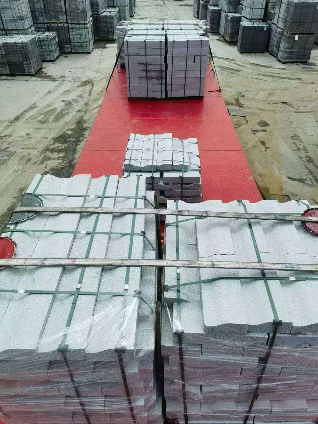 宜昌 芝麻白仿形加直形路沿石出货日常