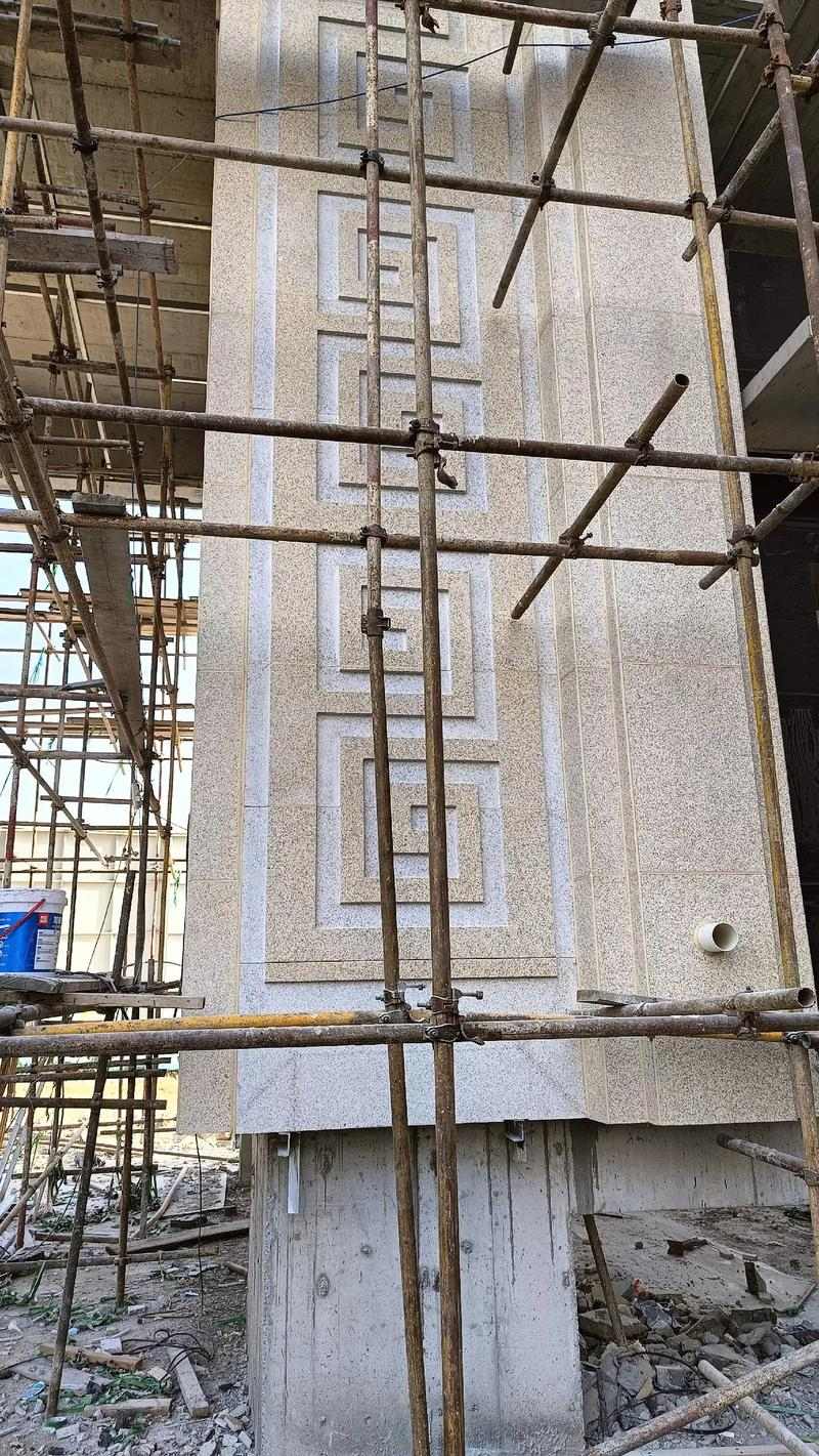 宜昌 黄金麻花岗岩别墅外墙干挂回纹造型效果