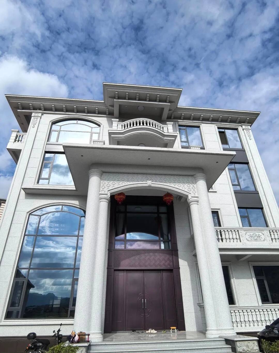 宜昌白麻别墅外墙干挂石材效果示例