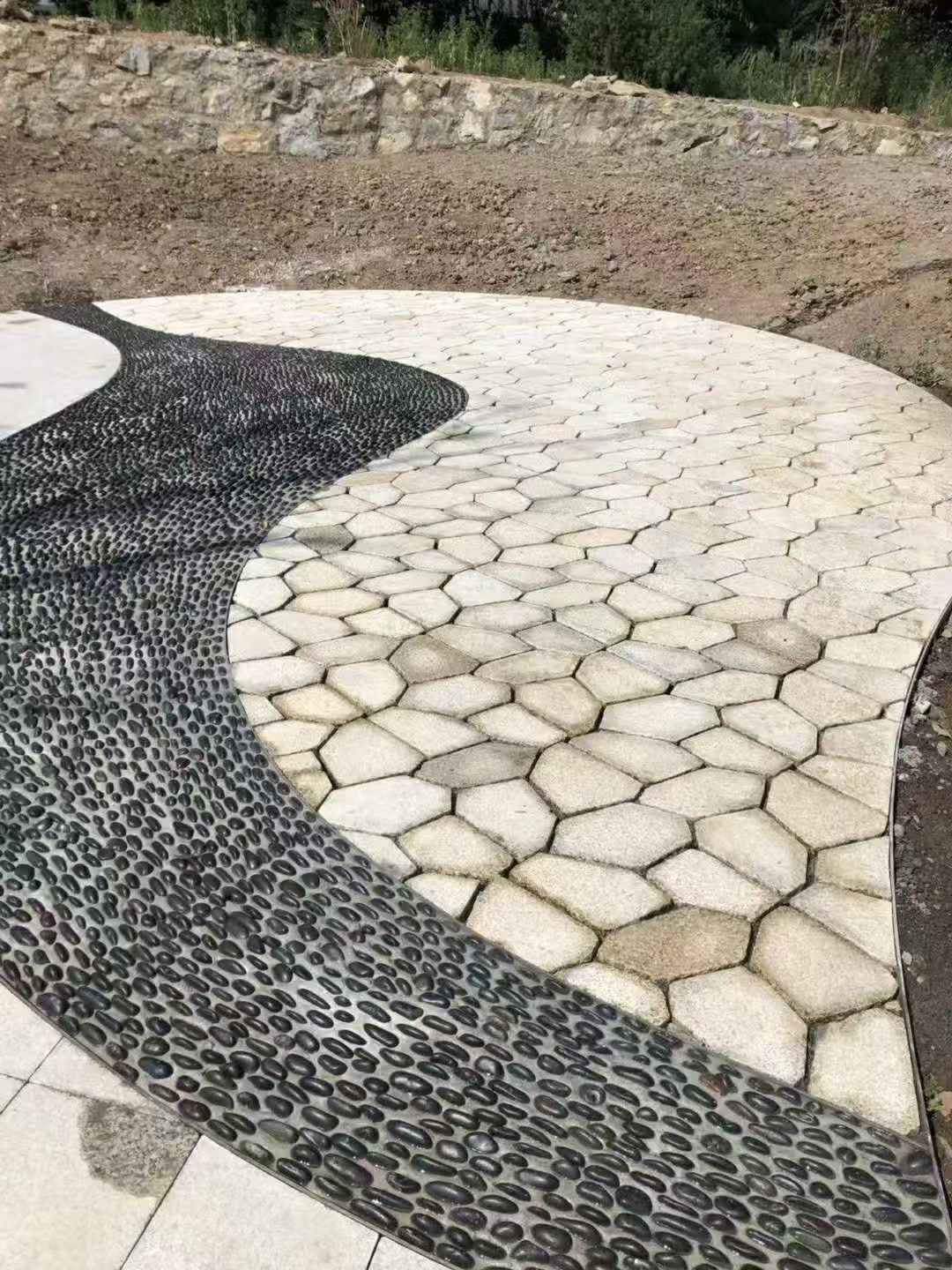 宜昌 黄金麻冰裂纹地铺石工地铺装案例