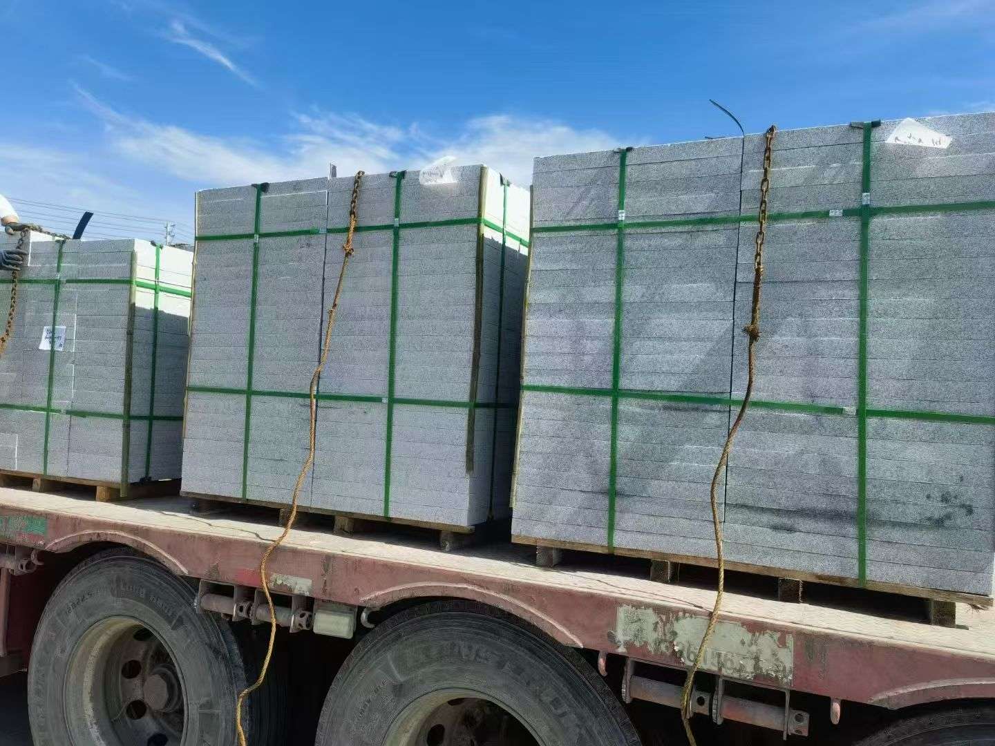 宜昌 芝麻白花岗岩地铺石装车日常