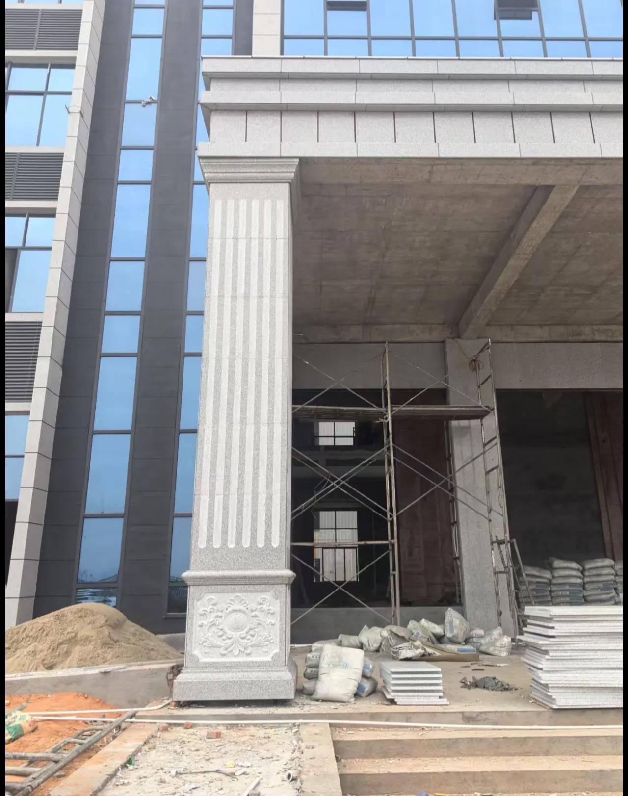 宜昌 芝麻白光面花岗岩门楼大柱（罗马柱）配雕花底座