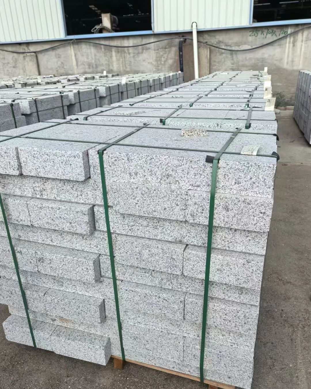 宜昌 白麻花岗岩路沿石，弧形路沿石，道牙石，马路牙子，界石，路缘石，平沿石，直岩石，平缘石等