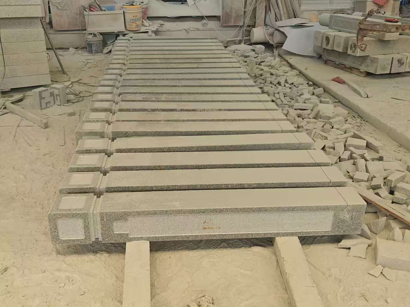 宜昌 芝麻白异形加工雕刻-栏杆大柱，方柱