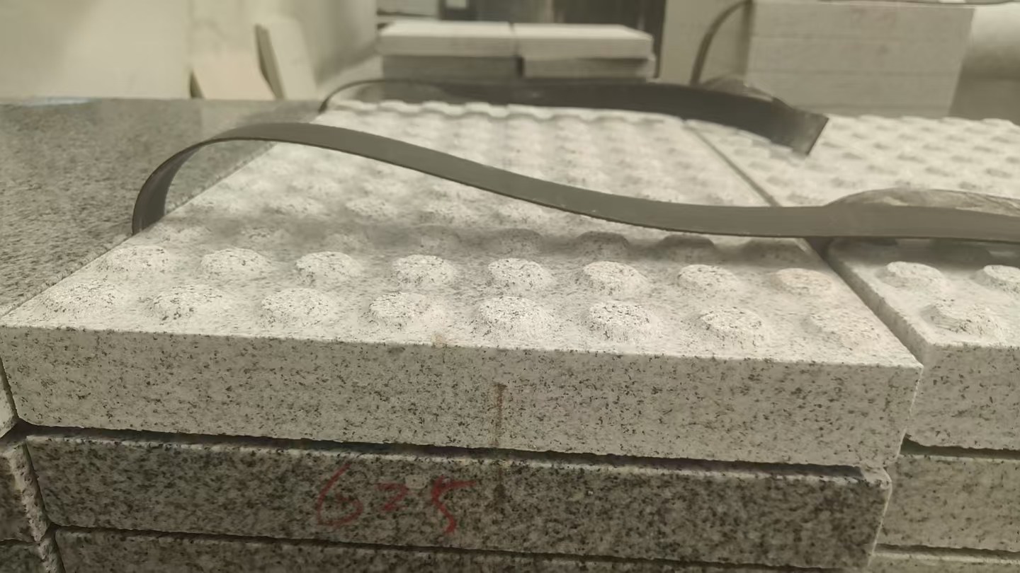 宜昌 芝麻白花岗岩6.0公分荔枝面五轴加工雕刻盲点