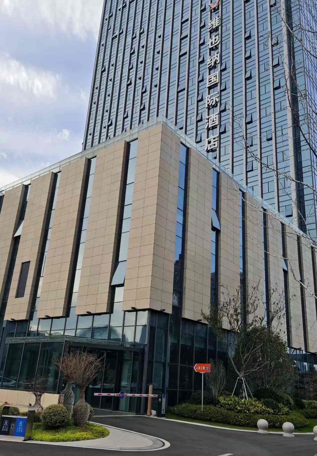 宜昌 黄金麻花岗岩外墙干挂