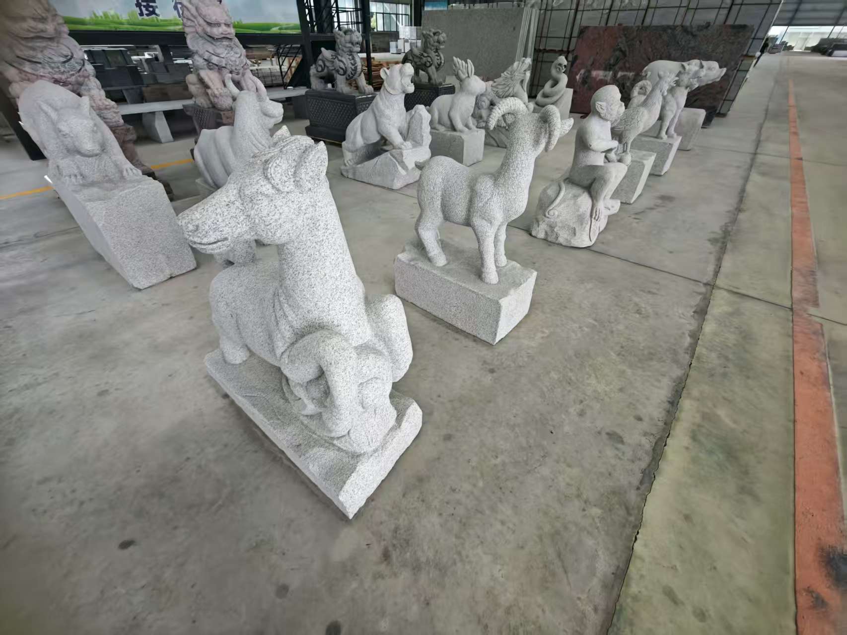 宜昌 芝麻白花岗岩造型立体雕刻——十二生肖