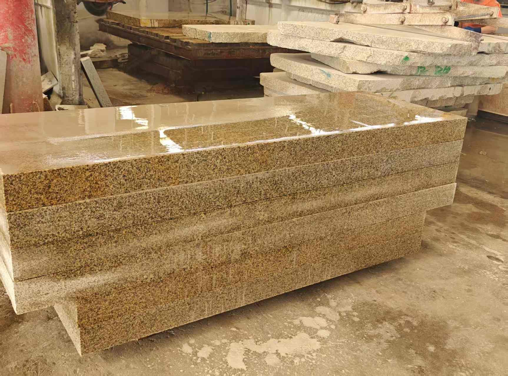 宜昌 黄金麻栏杆料半成品加工中